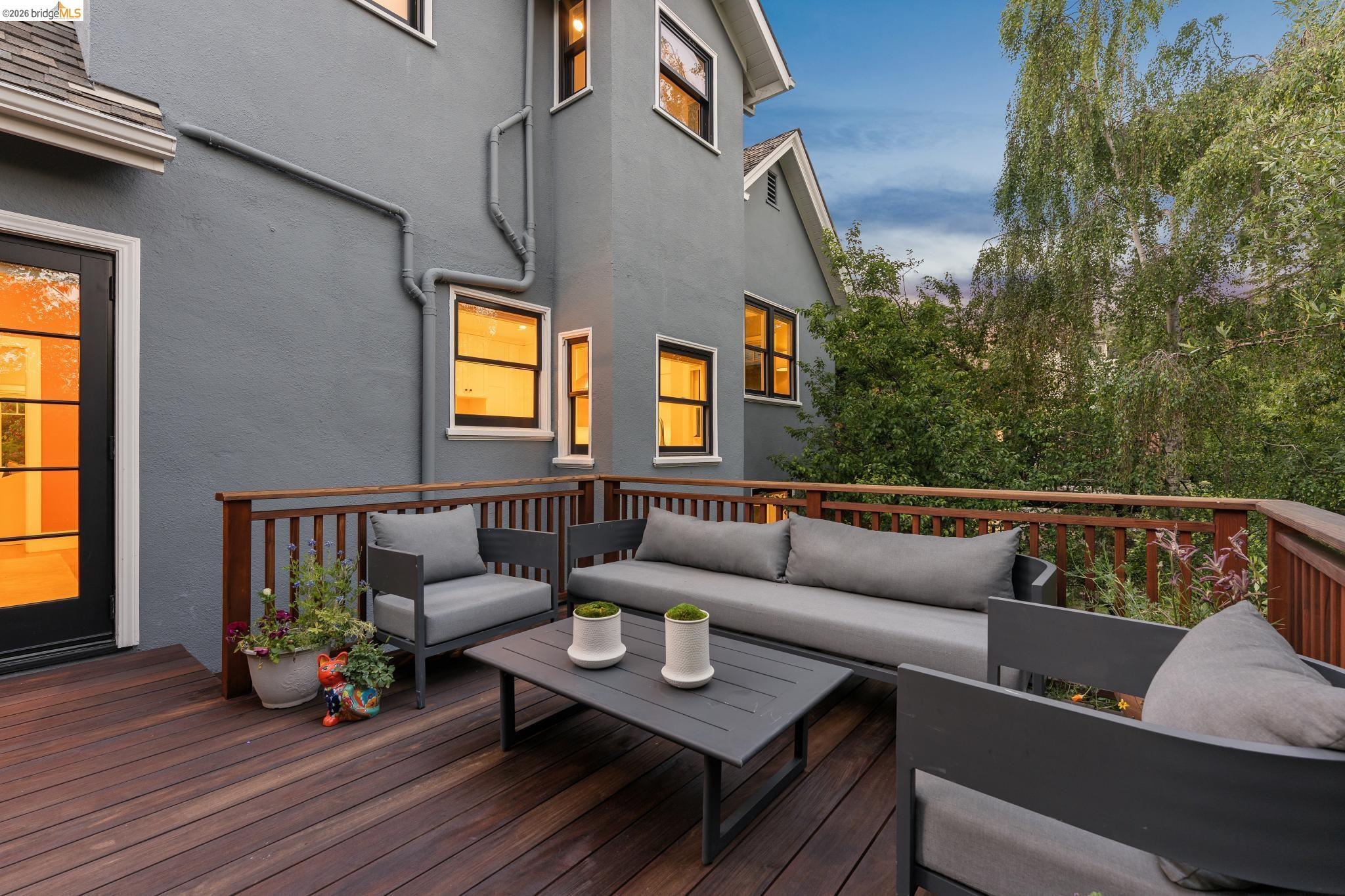 1858 San Lorenzo Ave