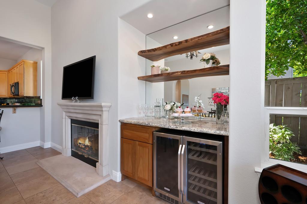 1729 Dornie Circle