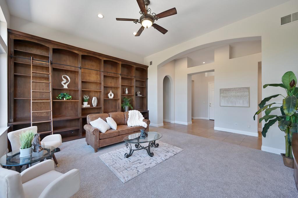 1729 Dornie Circle