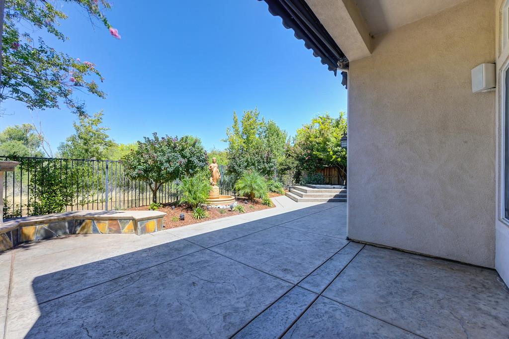 1729 Dornie Circle
