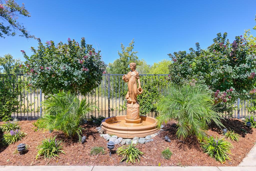 1729 Dornie Circle