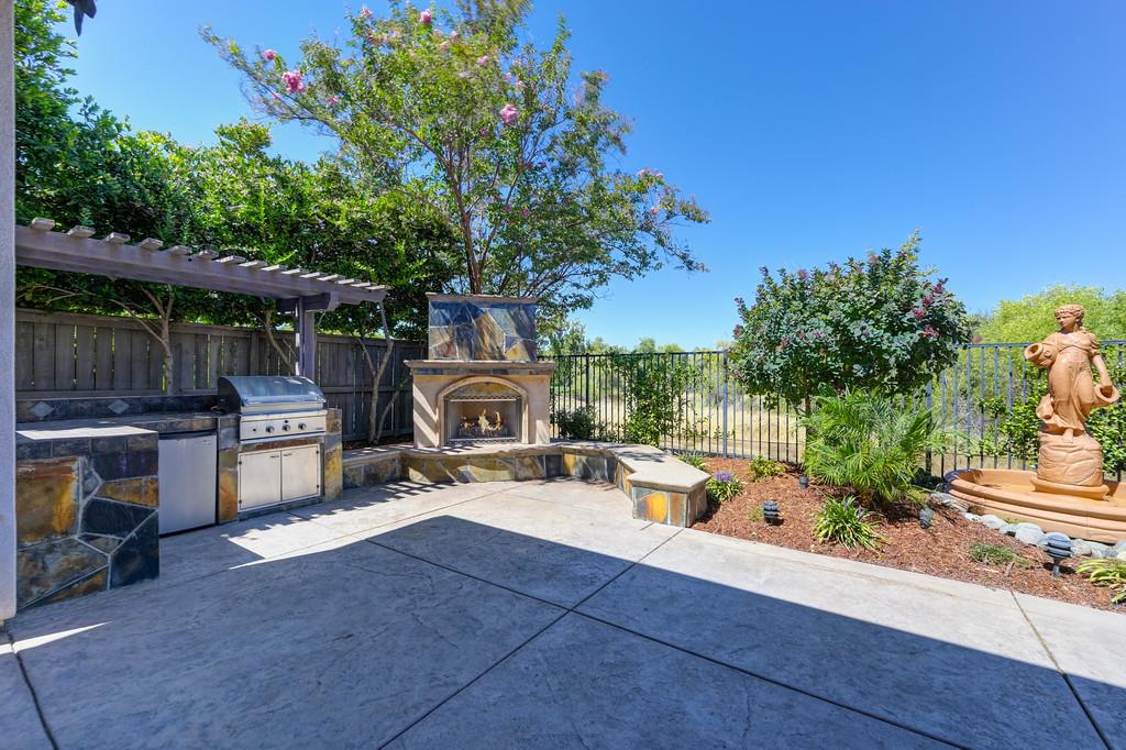 1729 Dornie Circle