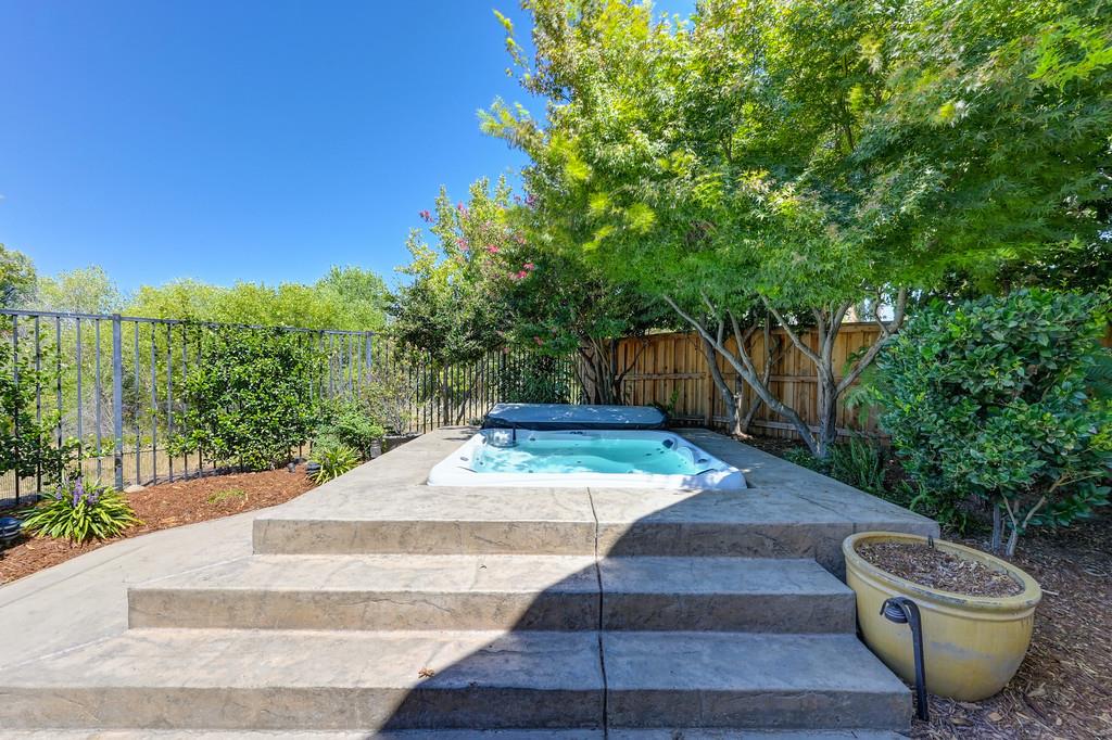 1729 Dornie Circle