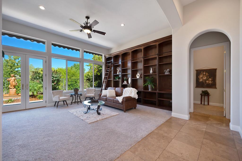 1729 Dornie Circle