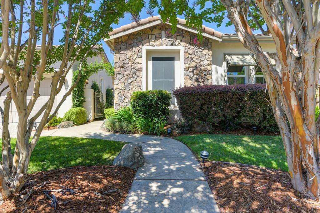 1729 Dornie Circle
