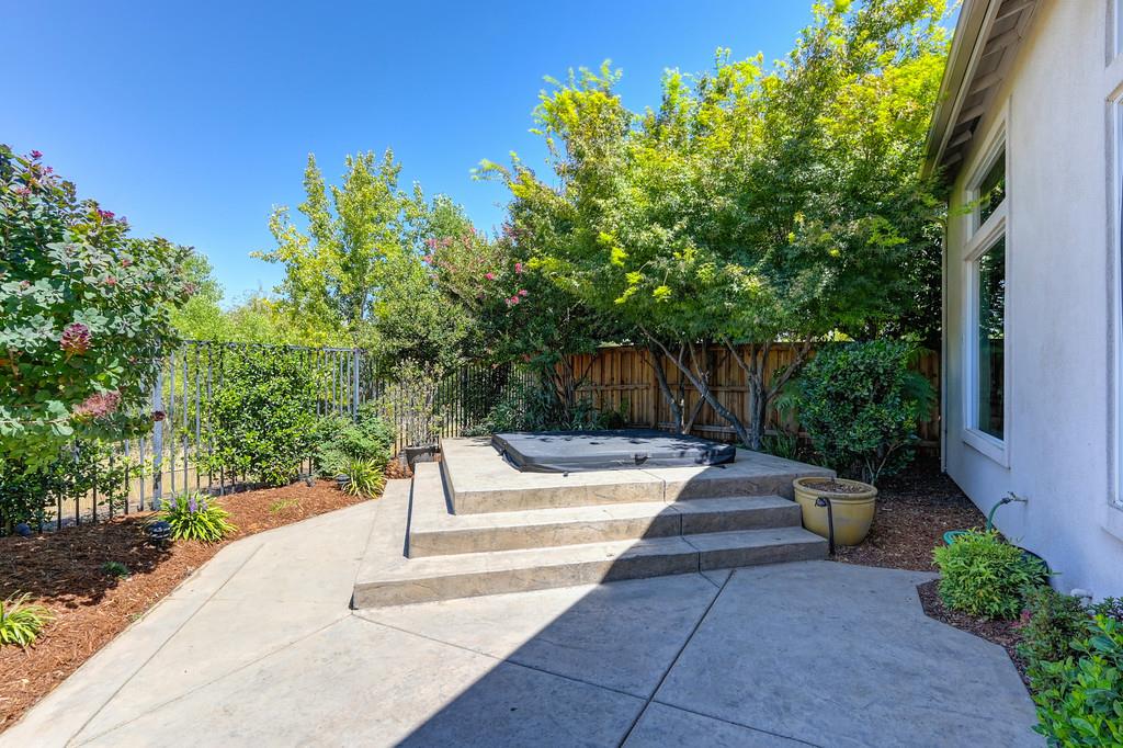 1729 Dornie Circle