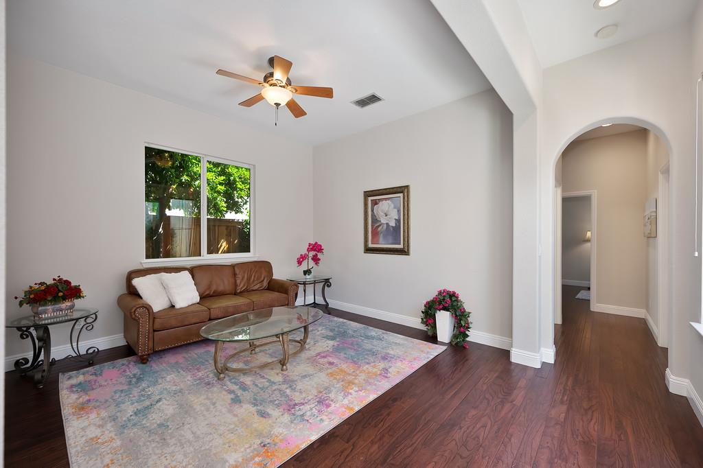 1729 Dornie Circle