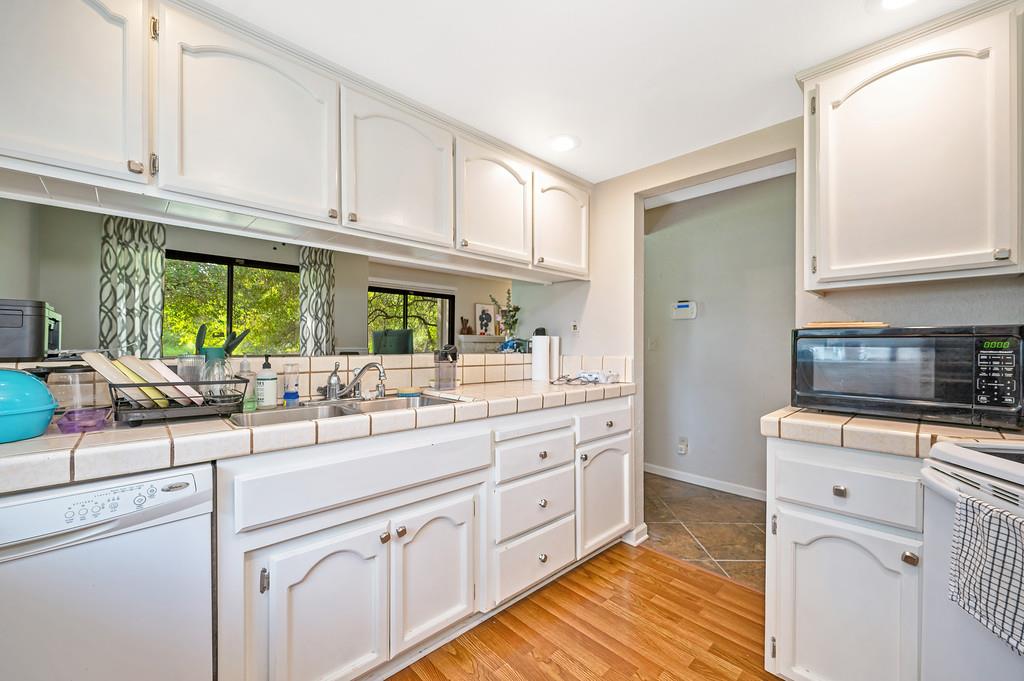 7542 Pomerol Lane