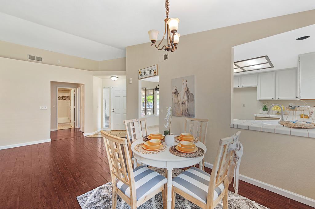 981 Vintage Oak Avenue