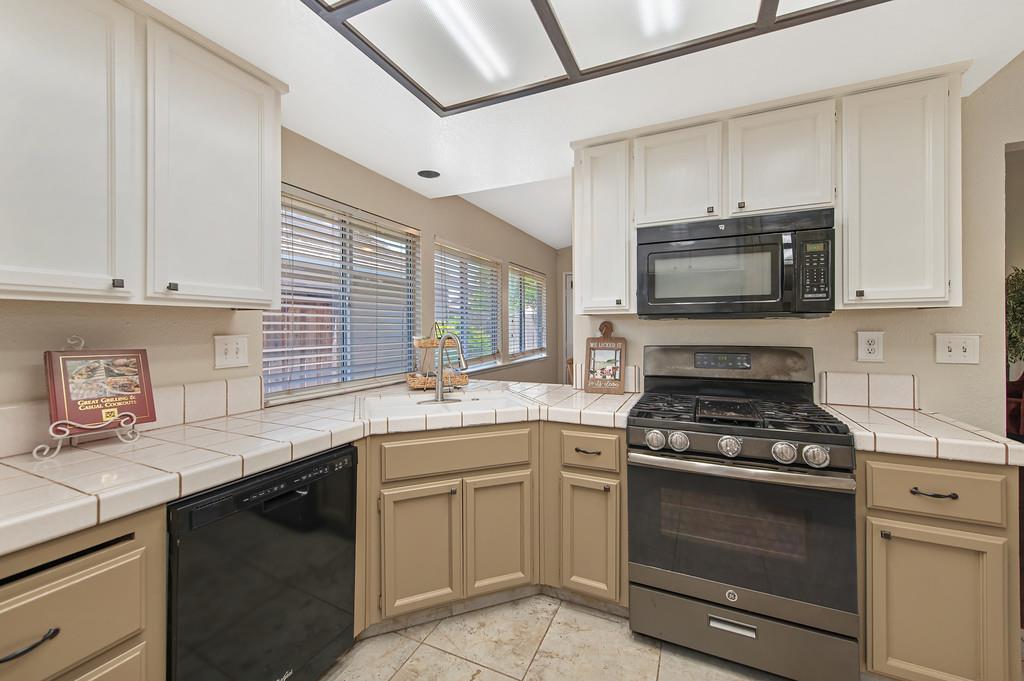 981 Vintage Oak Avenue