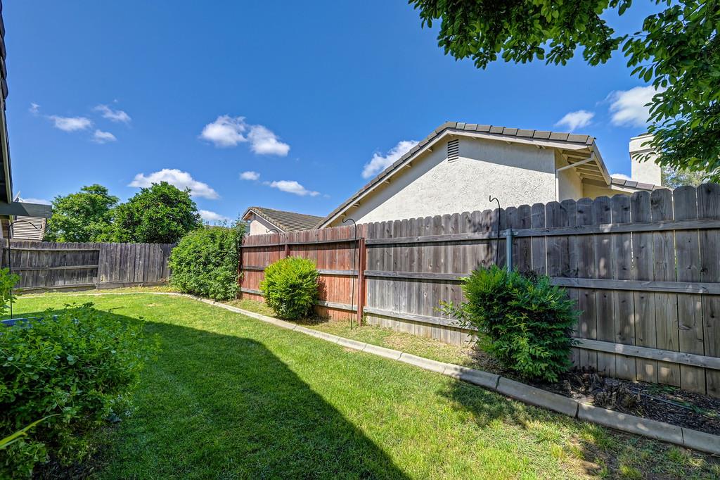 981 Vintage Oak Avenue
