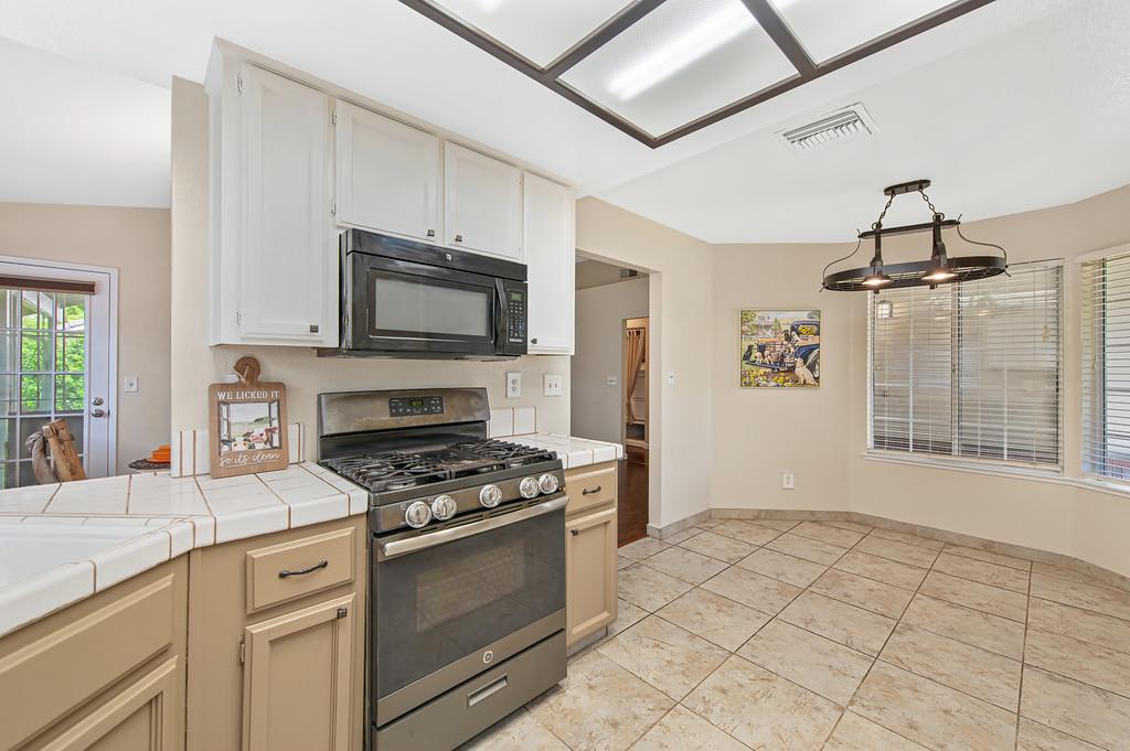 981 Vintage Oak Avenue