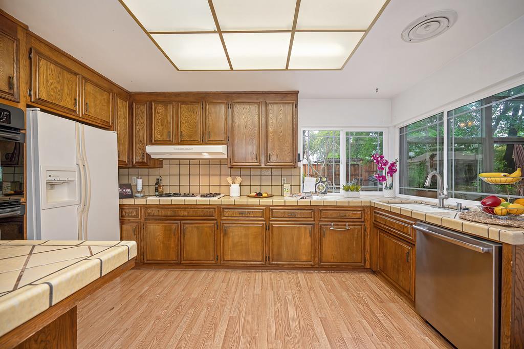3025 Richardson Circle