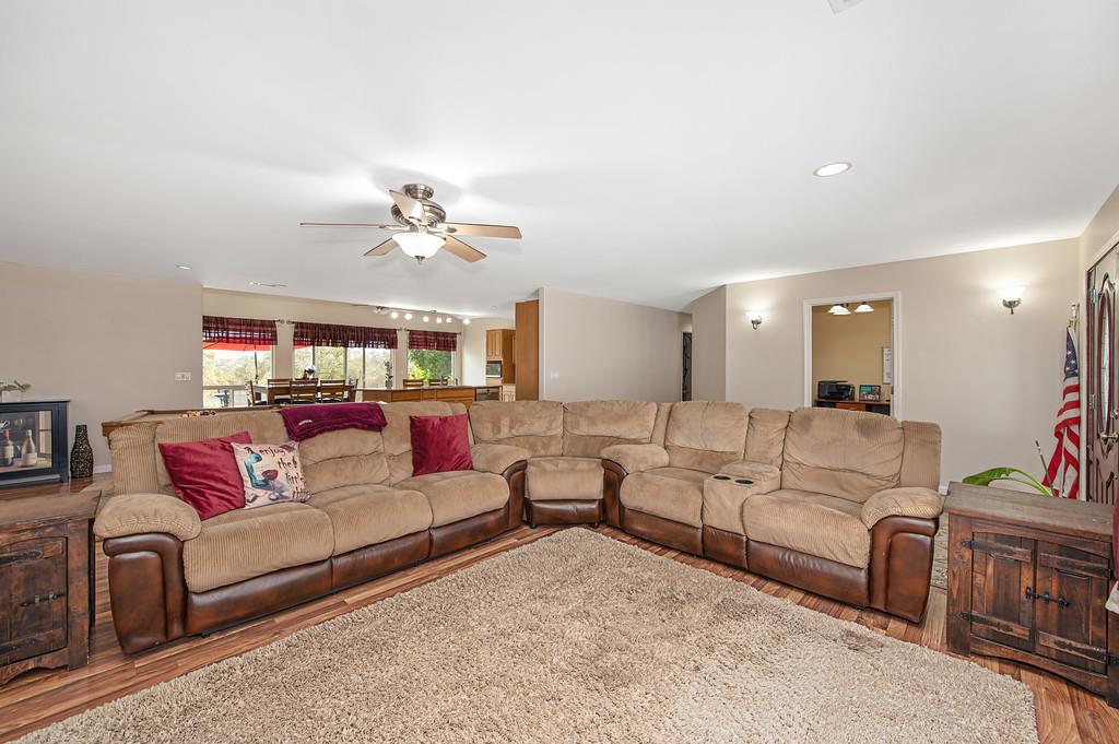 7529 Crystal Boulevard