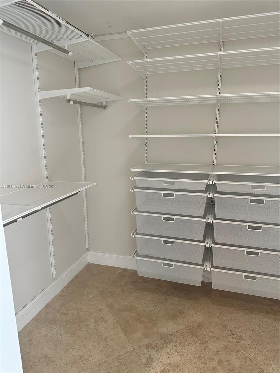 2475 Brickell Ave # 1008