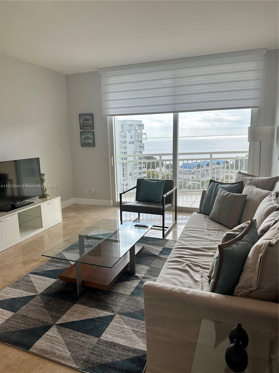 2475 Brickell Ave # 1008