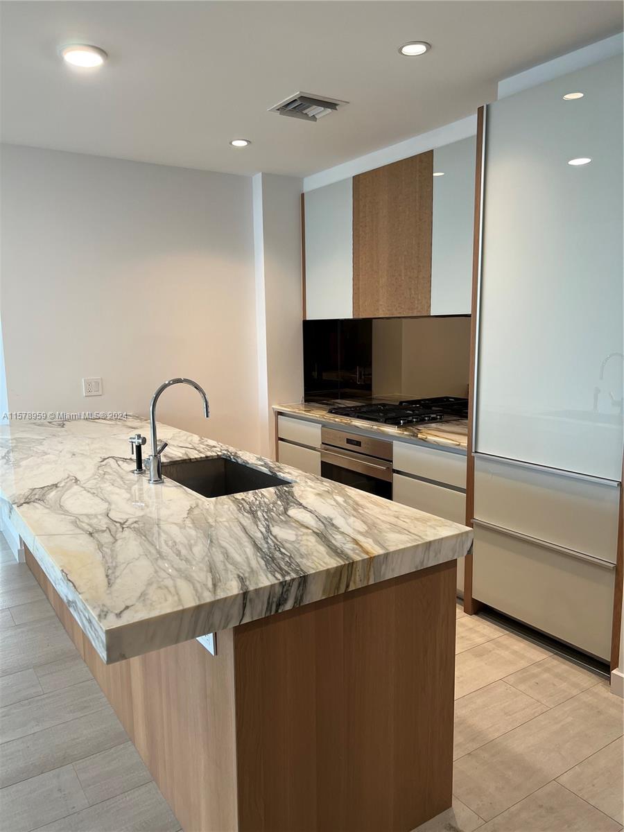2831 S Bayshore Dr # 1701