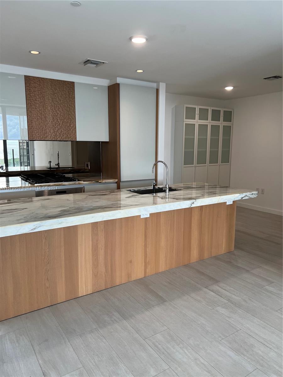 2831 S Bayshore Dr # 1701