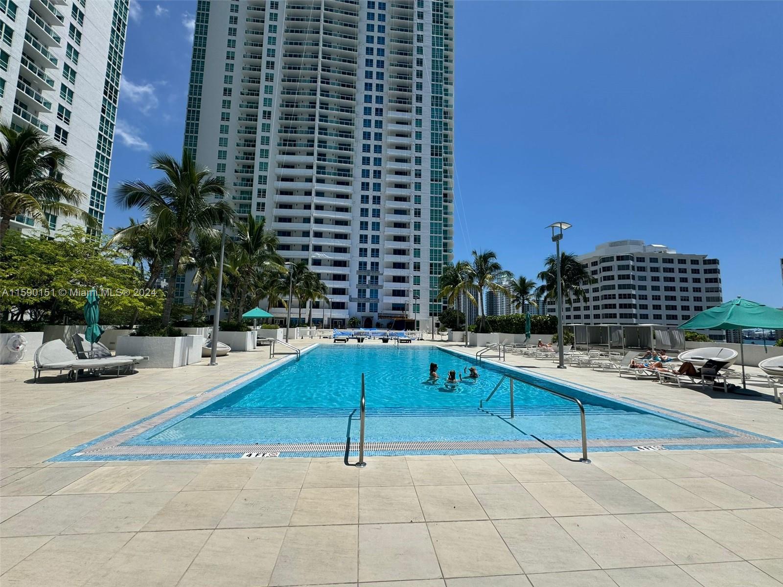 950 Brickell Bay Dr # 1610
