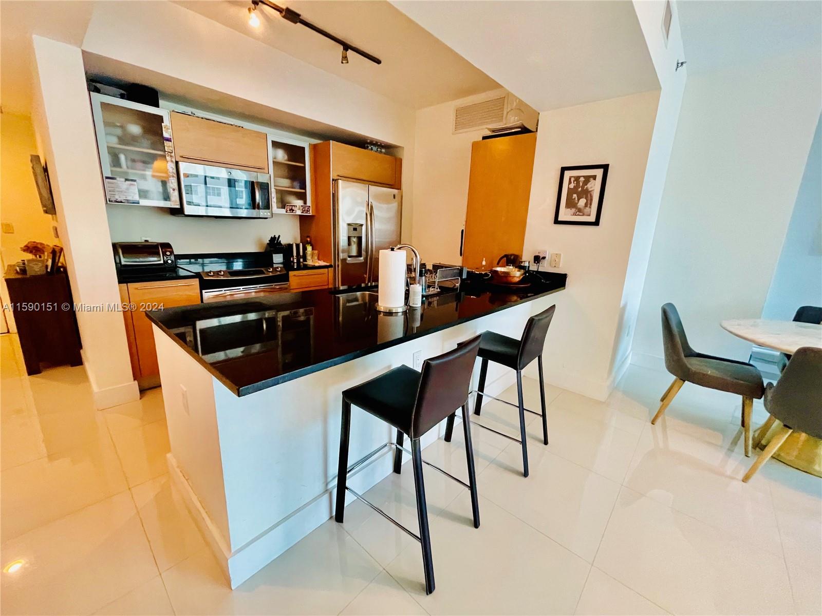 950 Brickell Bay Dr # 1610