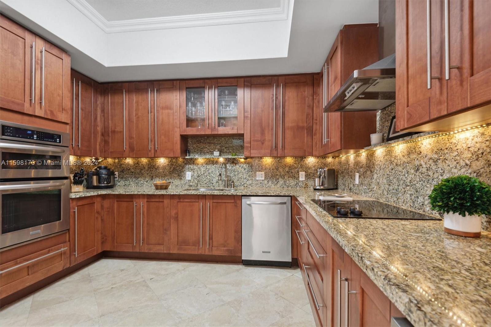 642 Valencia Ave # 405