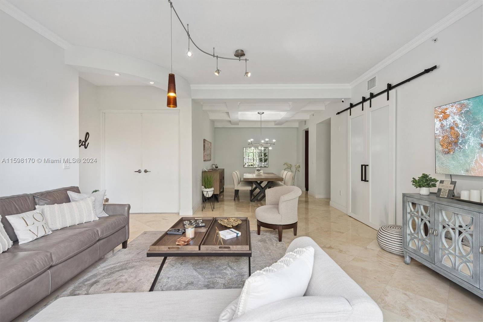642 Valencia Ave # 405