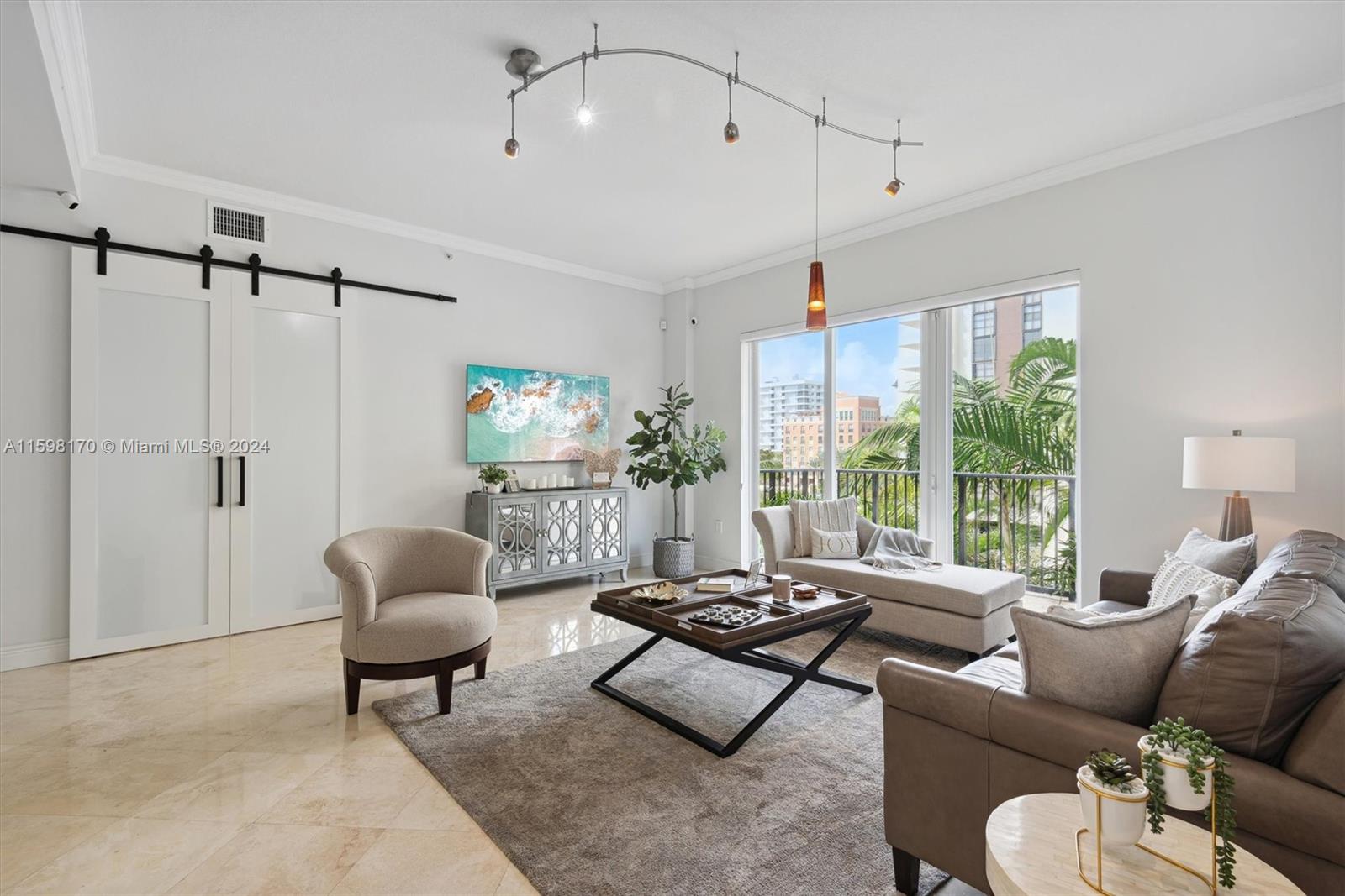 642 Valencia Ave # 405