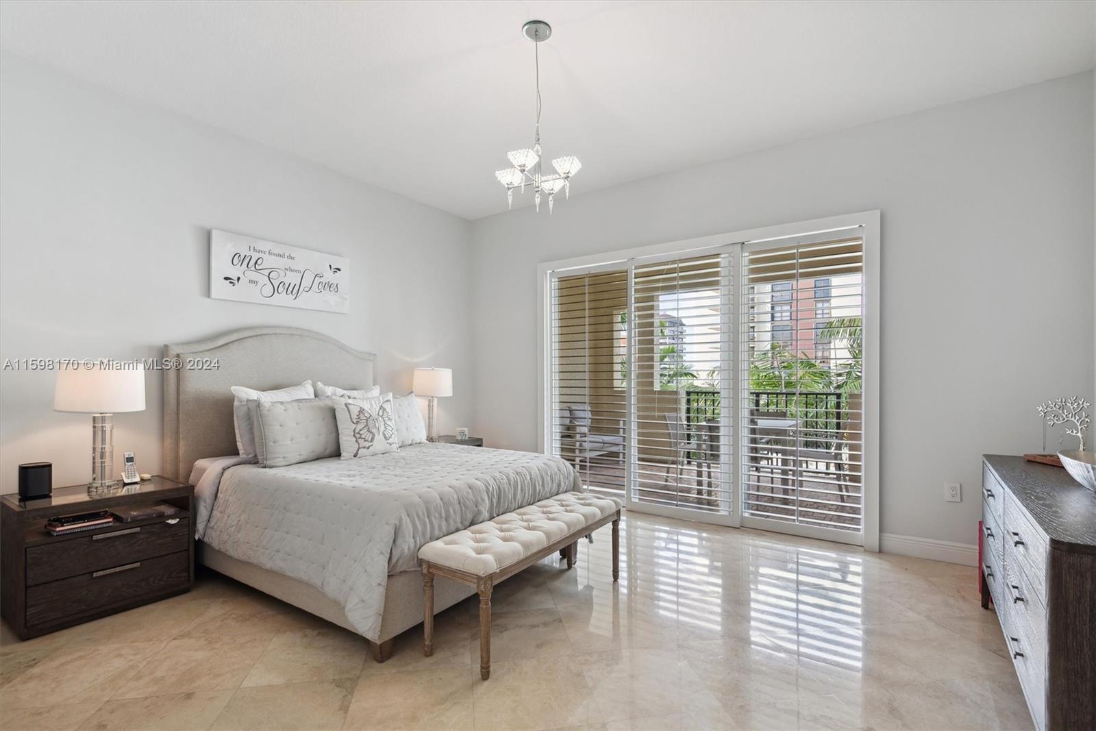 642 Valencia Ave # 405