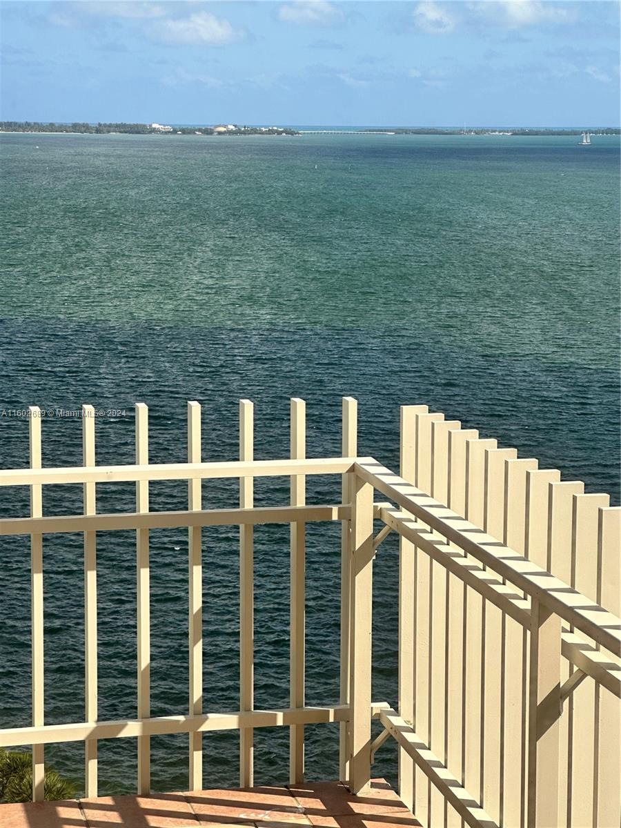 2 Grove Isle Dr # B1501