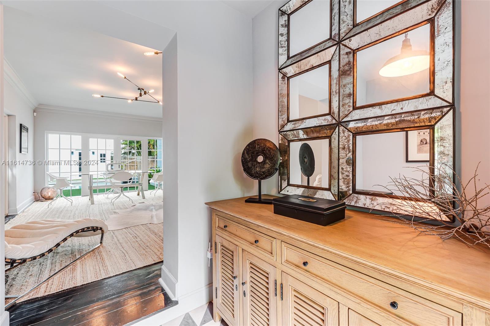 3370 Crystal Ct