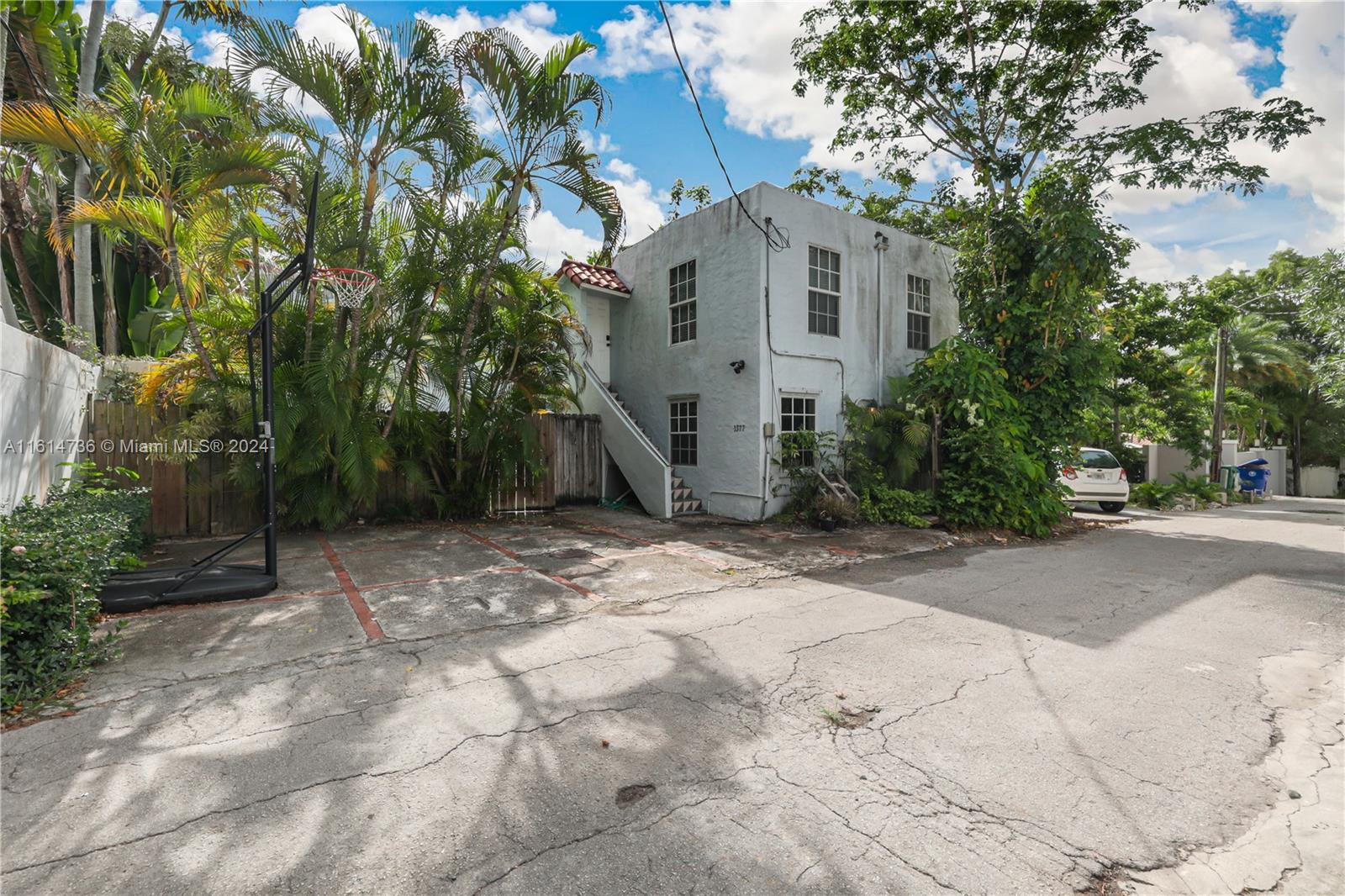 3370 Crystal Ct