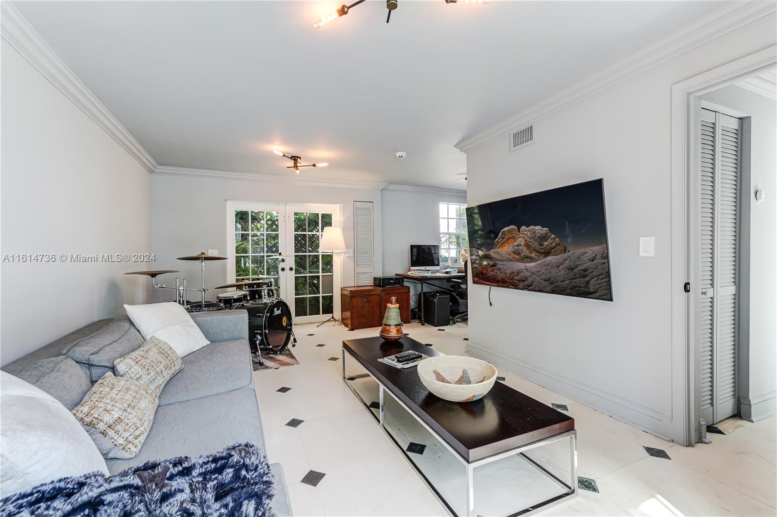 3370 Crystal Ct