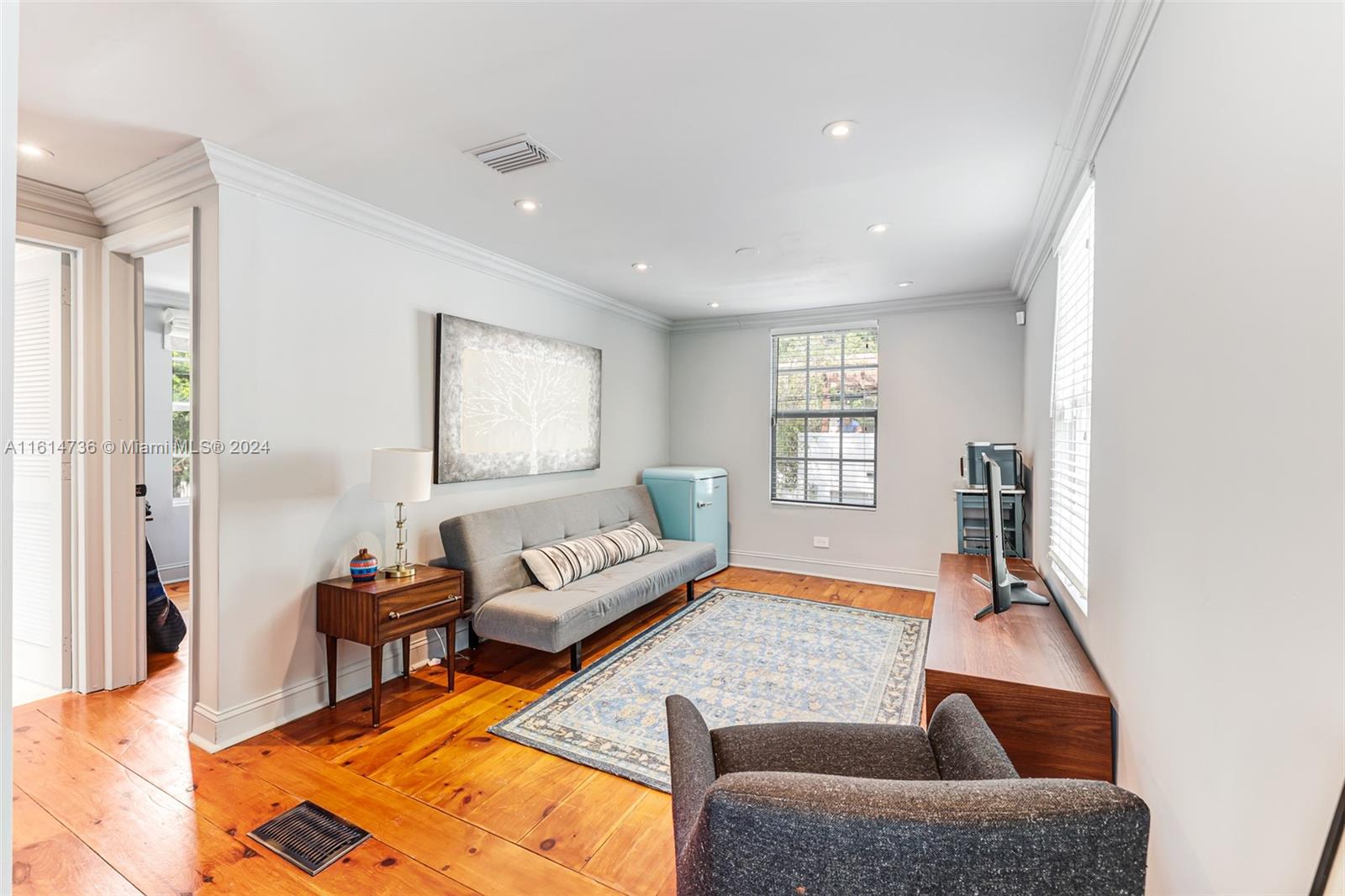 3370 Crystal Ct