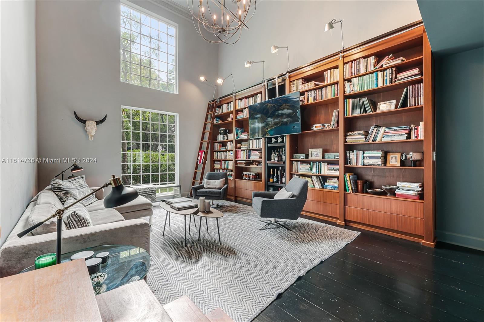 3370 Crystal Ct