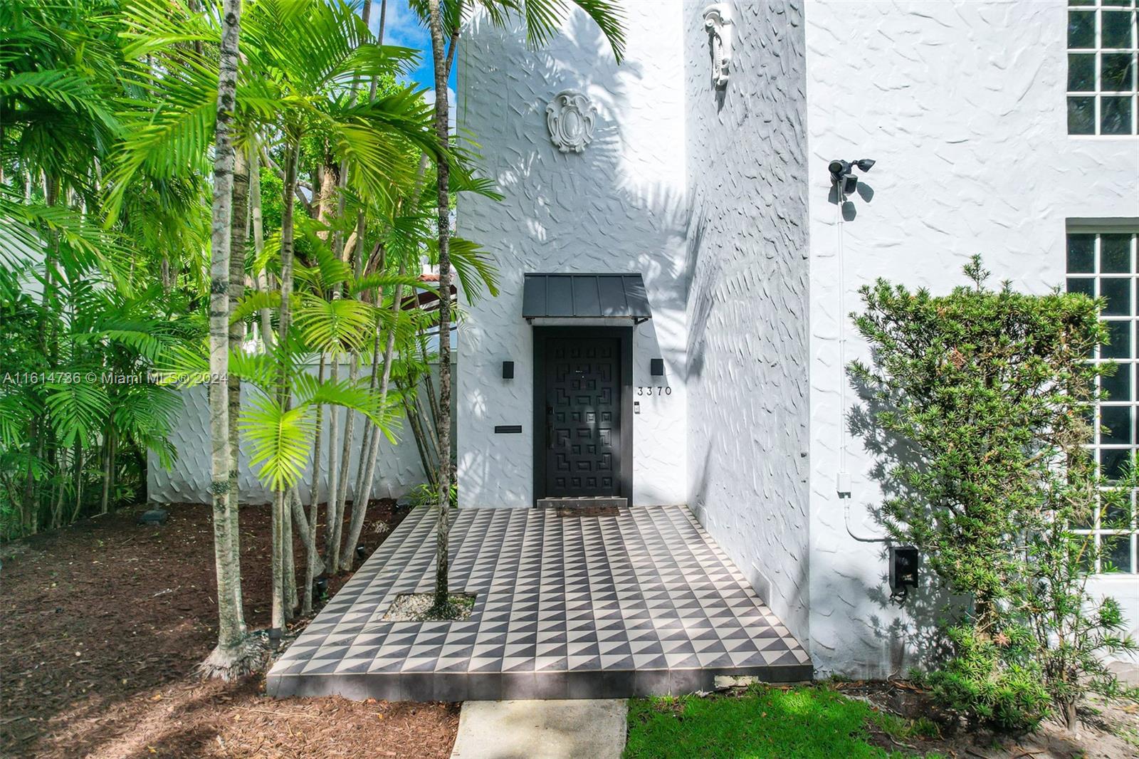 3370 Crystal Ct