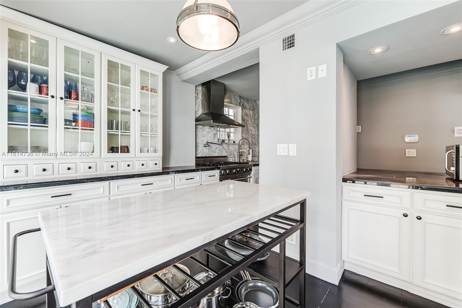 3370 Crystal Ct