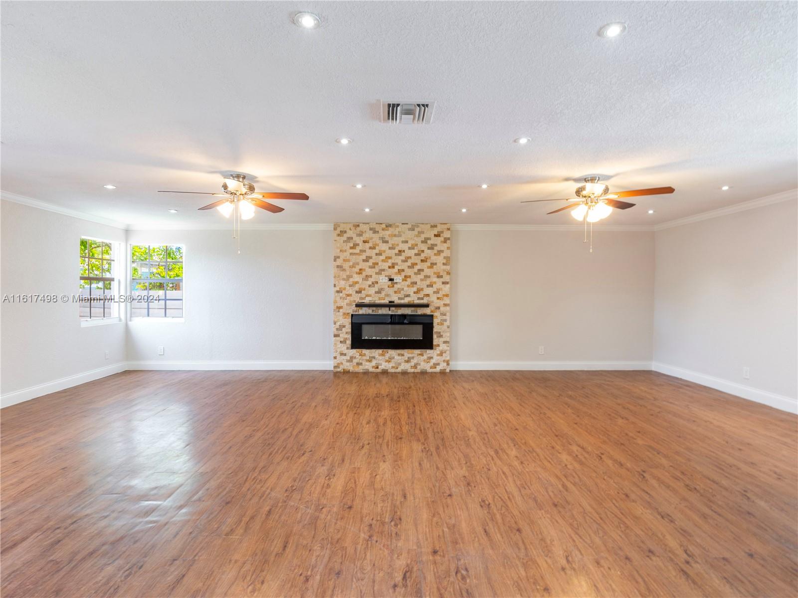 650 NW 38th Ct