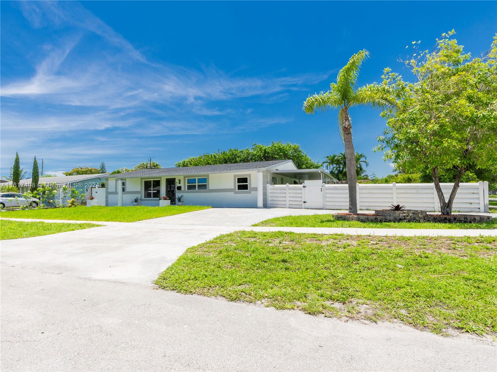 650 NW 38th Ct