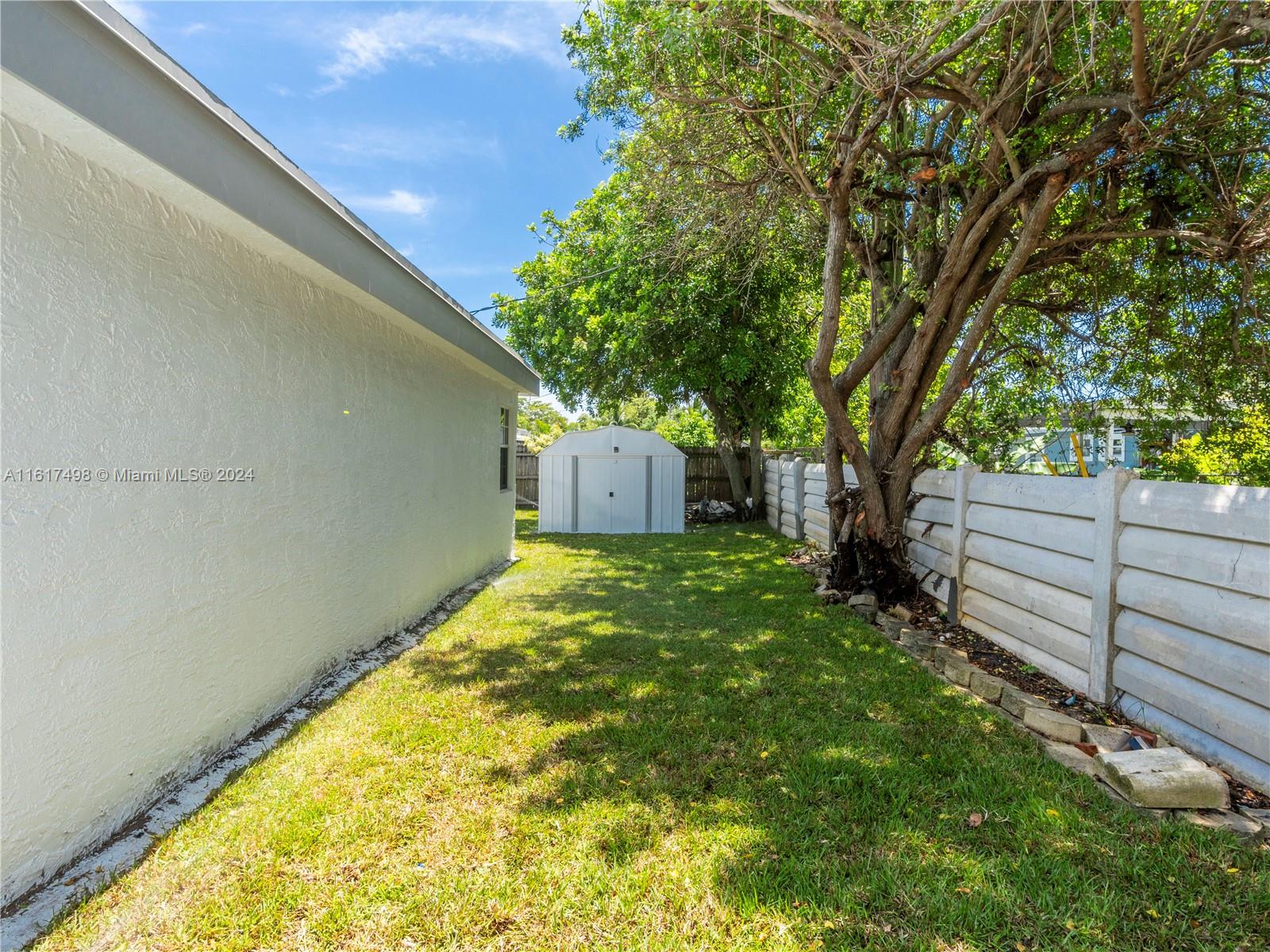 650 NW 38th Ct