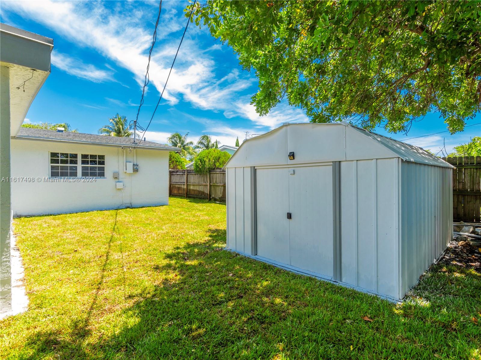 650 NW 38th Ct