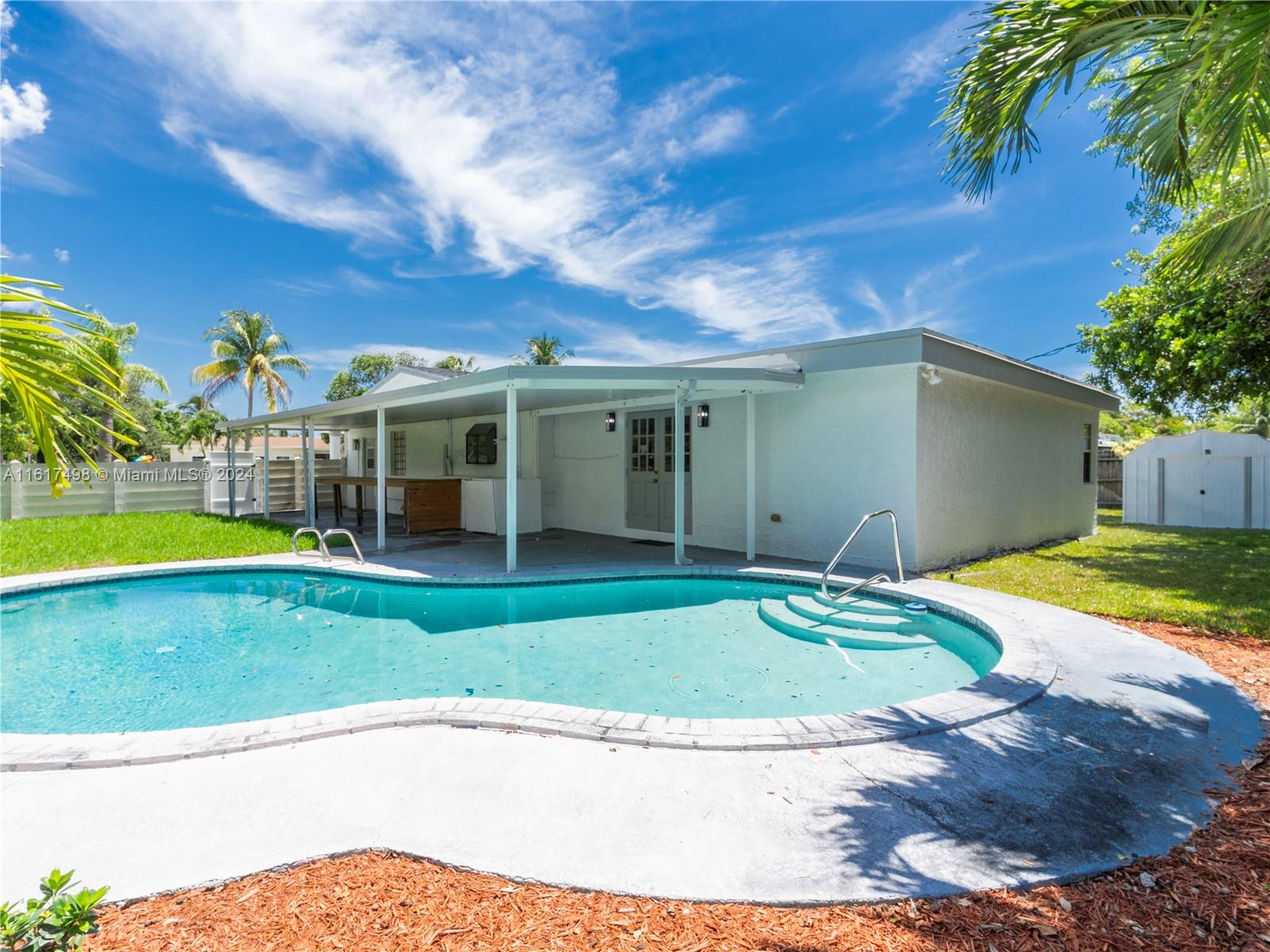 650 NW 38th Ct