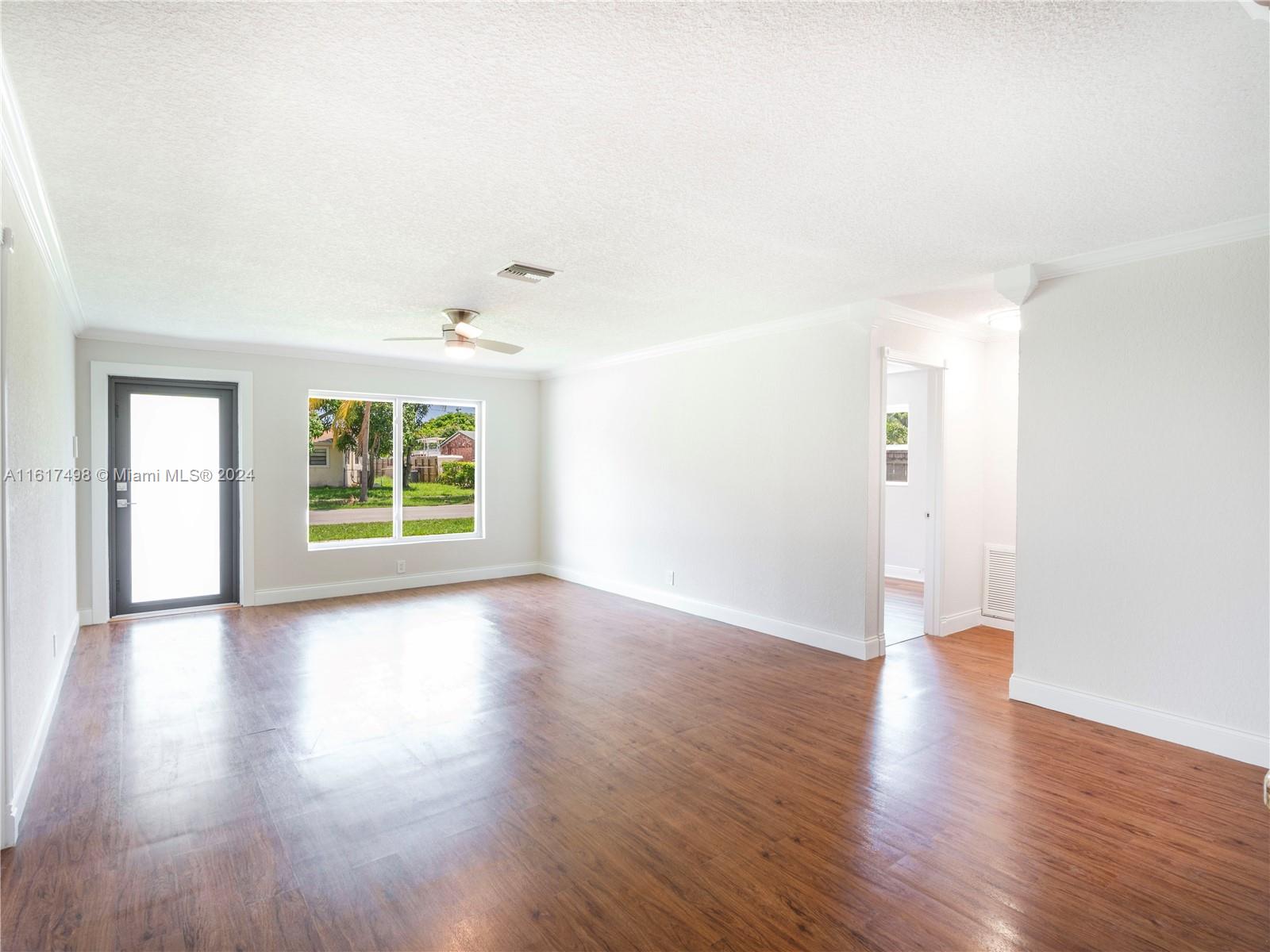 650 NW 38th Ct