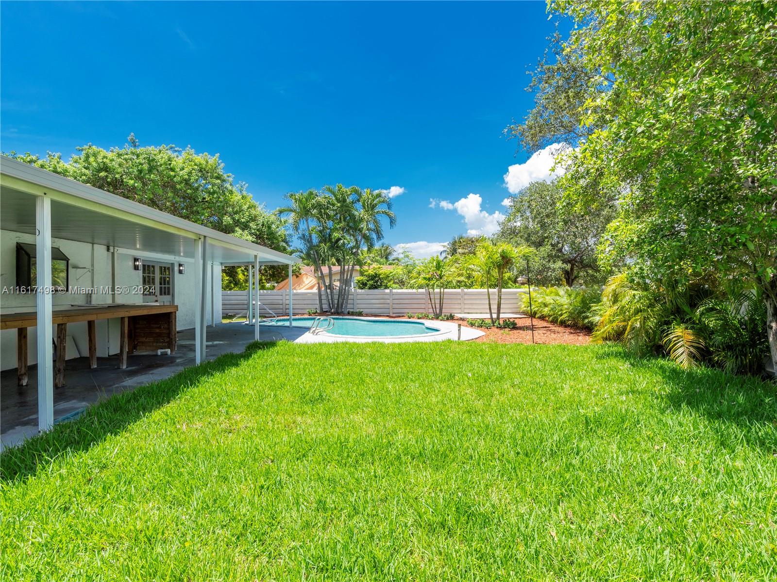 650 NW 38th Ct