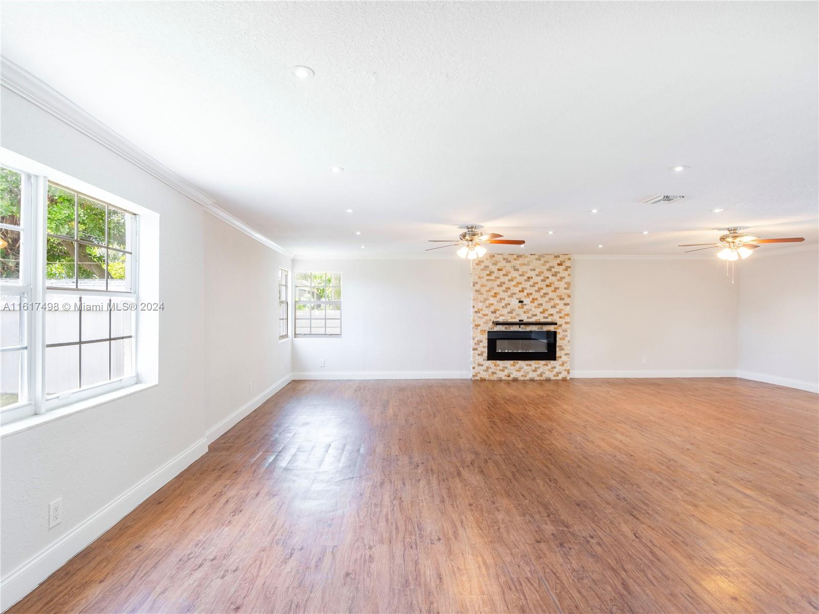 650 NW 38th Ct