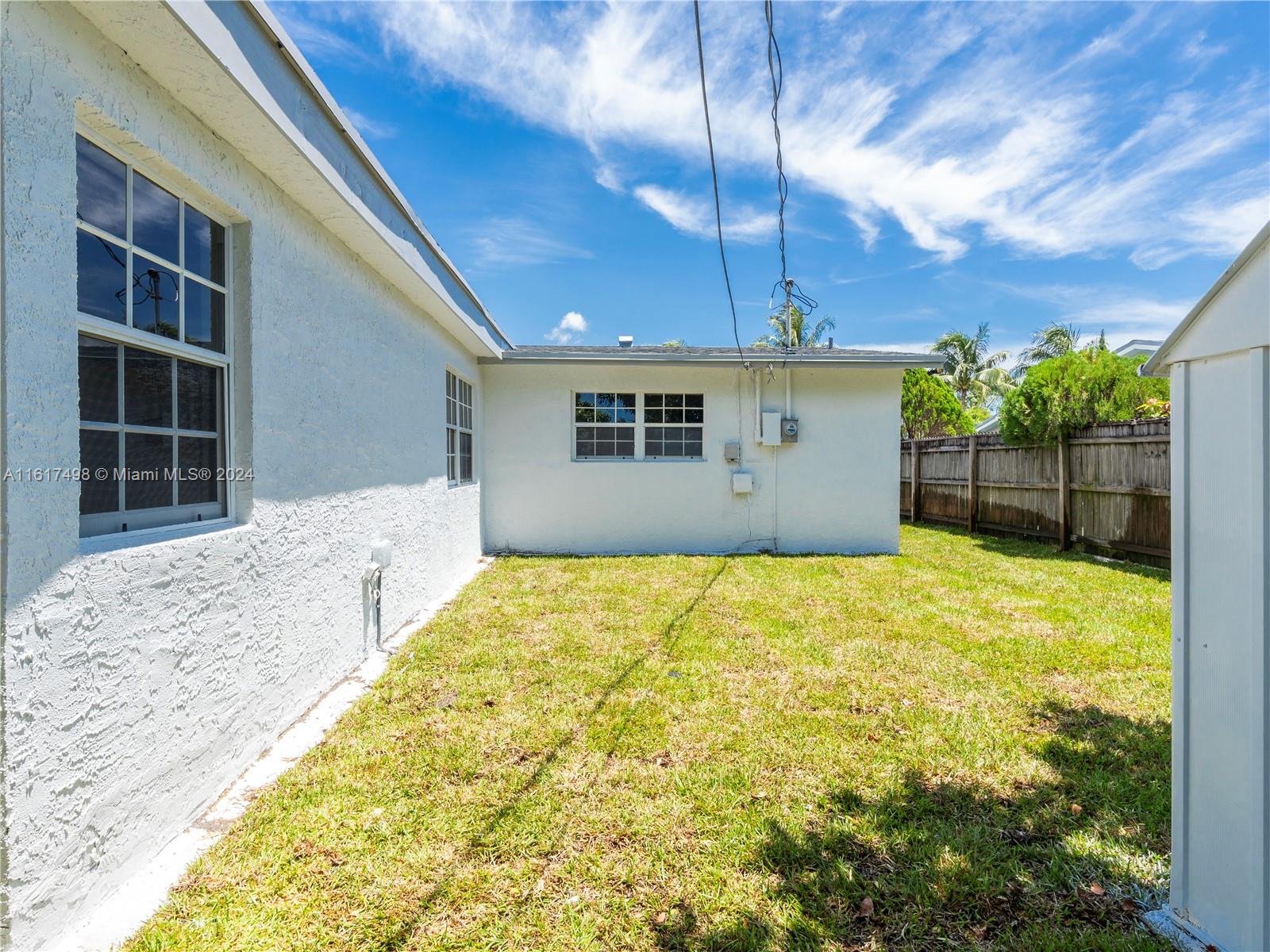 650 NW 38th Ct