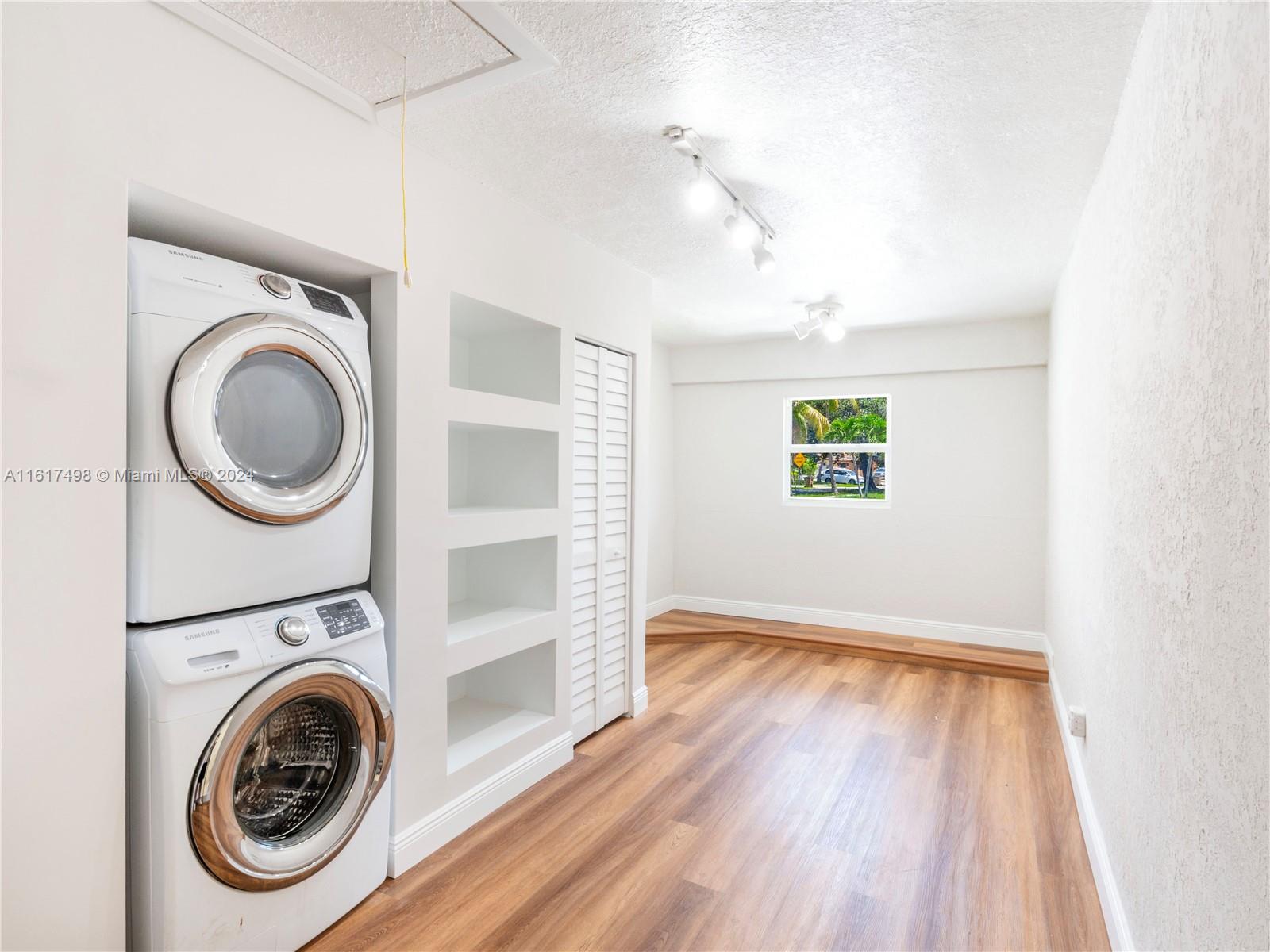 650 NW 38th Ct