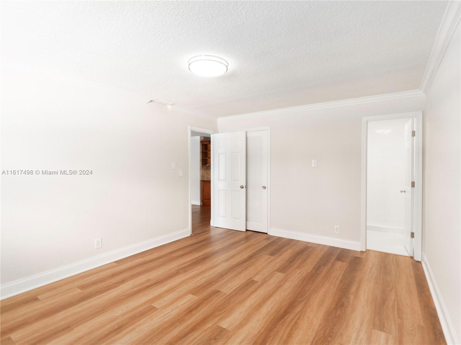 650 NW 38th Ct