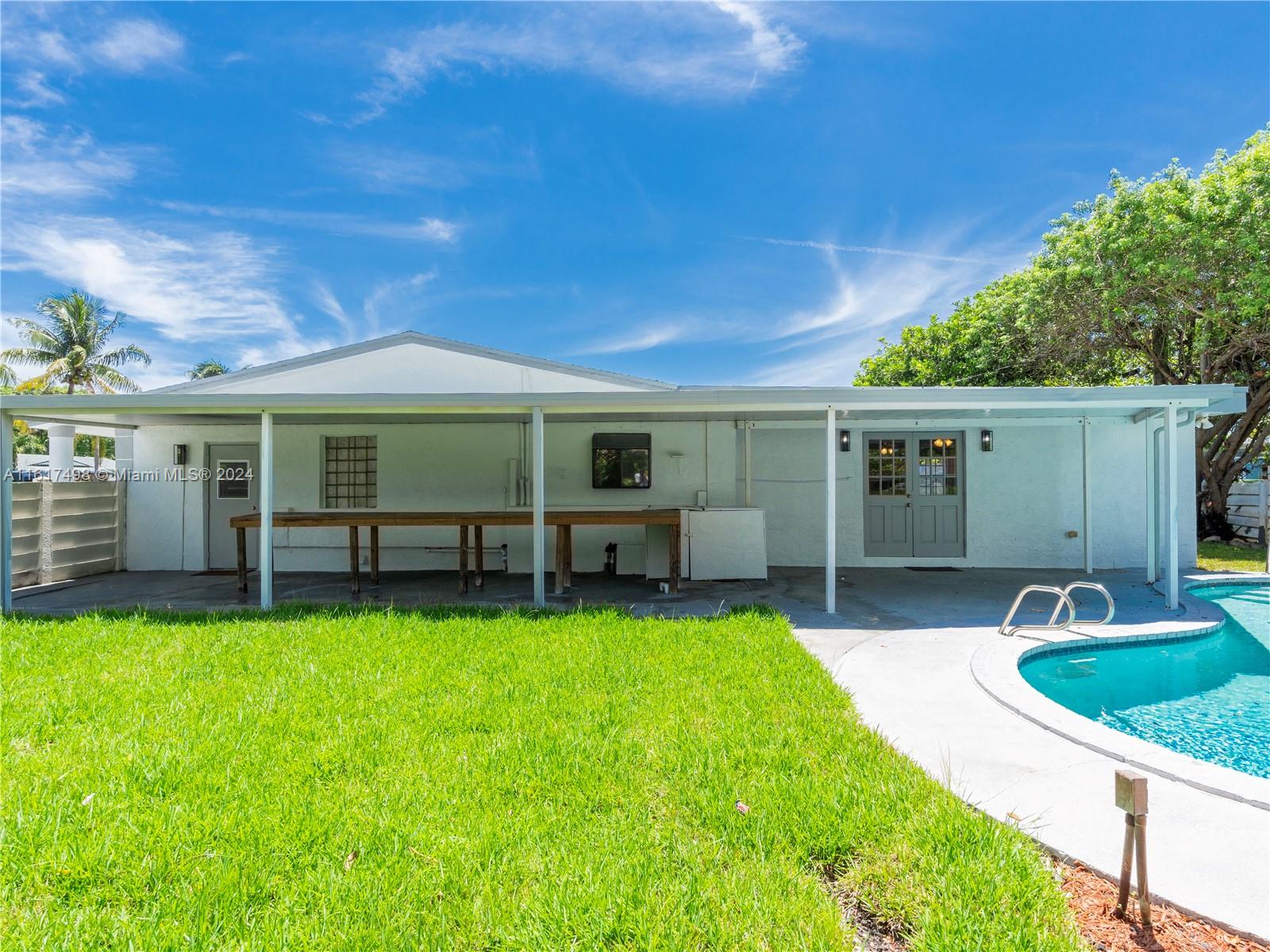 650 NW 38th Ct