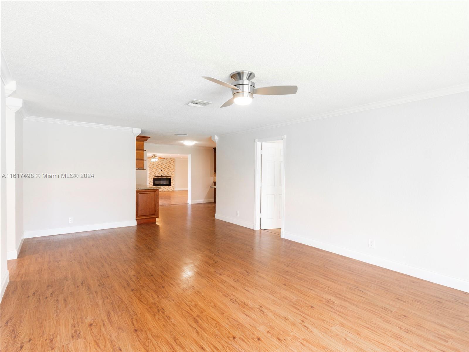 650 NW 38th Ct