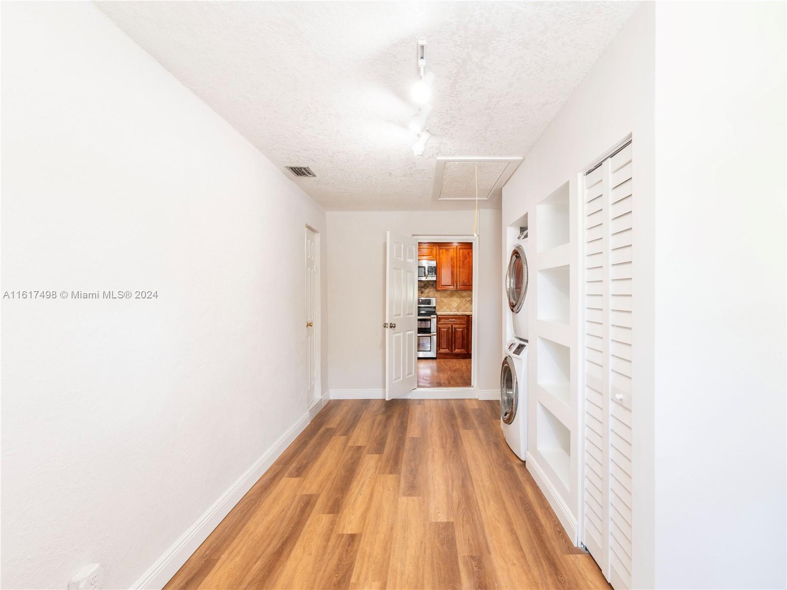 650 NW 38th Ct